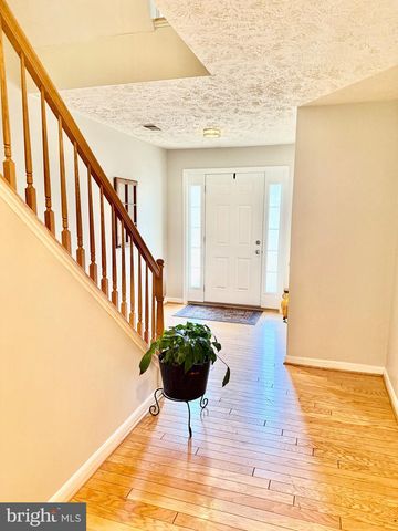 20275 GLENROBIN TER, Ashburn, VA 20147