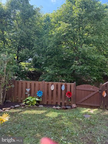 20275 GLENROBIN TER, Ashburn, VA 20147