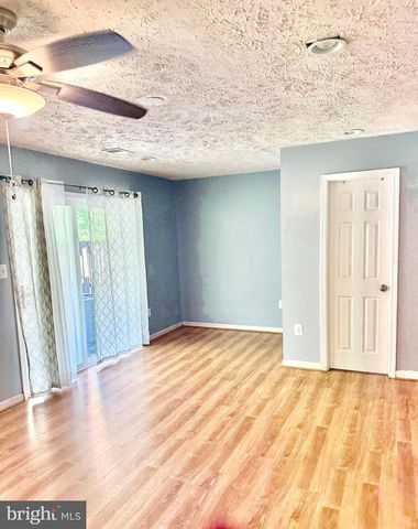 20275 GLENROBIN TER, Ashburn, VA 20147