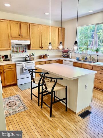 20275 GLENROBIN TER, Ashburn, VA 20147