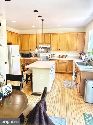 20275 GLENROBIN TER, Ashburn, VA 20147