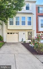20275 GLENROBIN TER, Ashburn, VA 20147