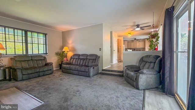 27 PHEASANT DR, Sicklerville, NJ 08081