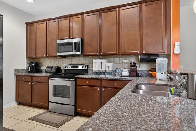 9118 SHEPTON STREET, Orlando, FL 32825