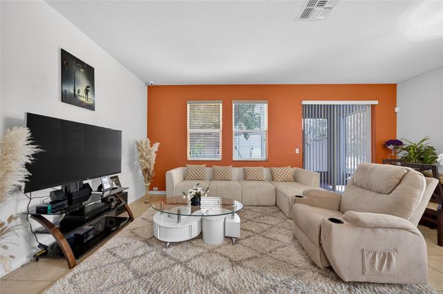 9118 SHEPTON STREET, Orlando, FL 32825