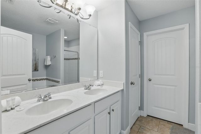 4147 OAKTREE DRIVE, Davenport, FL 33837