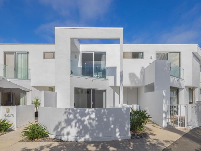 141 Mozart, Cardiff, CA 92007