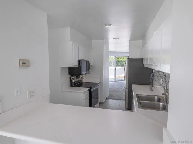 141 Mozart, Cardiff, CA 92007