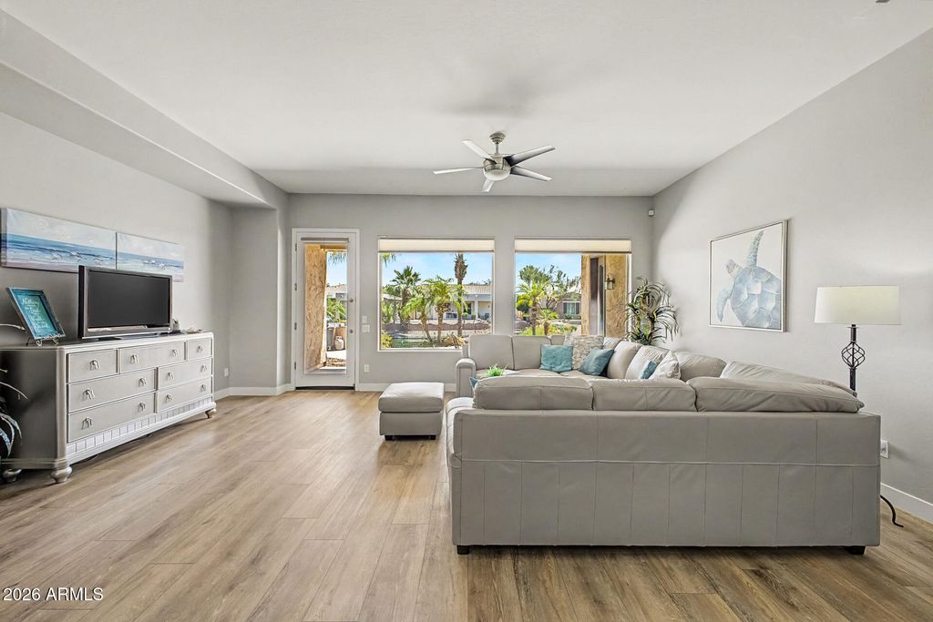 Image 13 of property listing at 627 E La Costa Drive, Chandler, AZ 85249