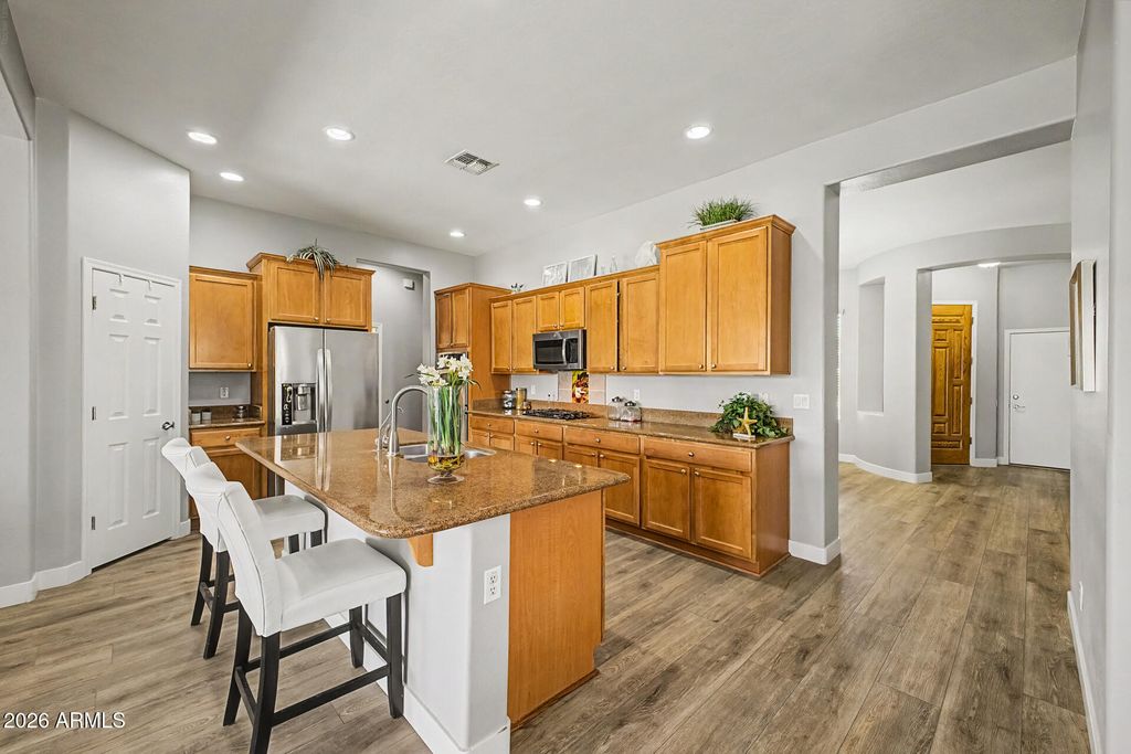Image 17 of property listing at 627 E La Costa Drive, Chandler, AZ 85249