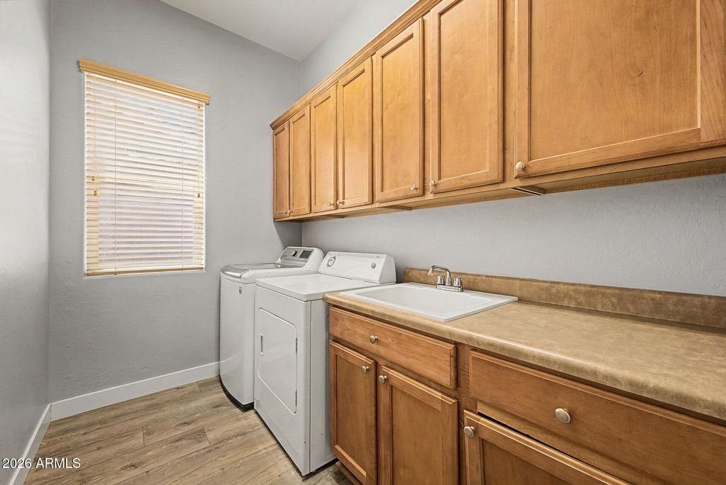Image 30 of property listing at 627 E La Costa Drive, Chandler, AZ 85249