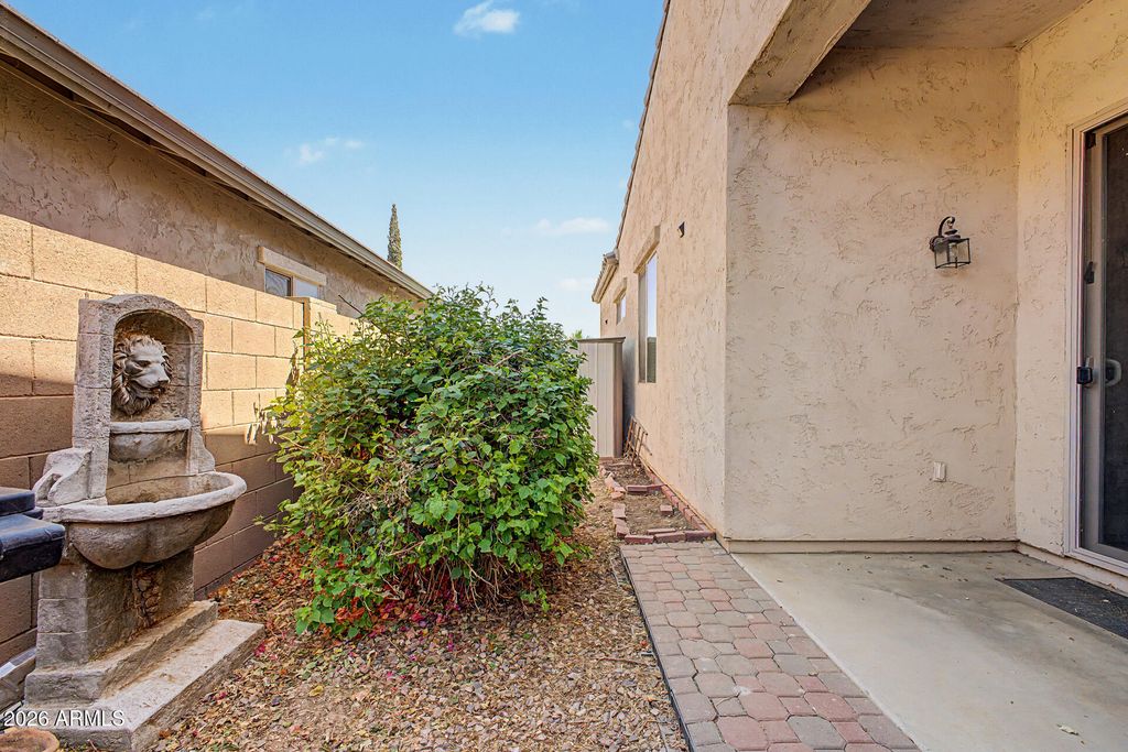 Image 31 of property listing at 627 E La Costa Drive, Chandler, AZ 85249