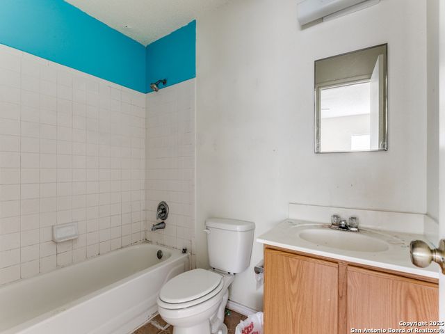 4955 Brianna Pl, San Antonio, TX 78251