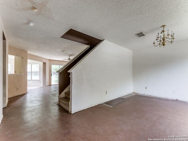 4955 Brianna Pl, San Antonio, TX 78251