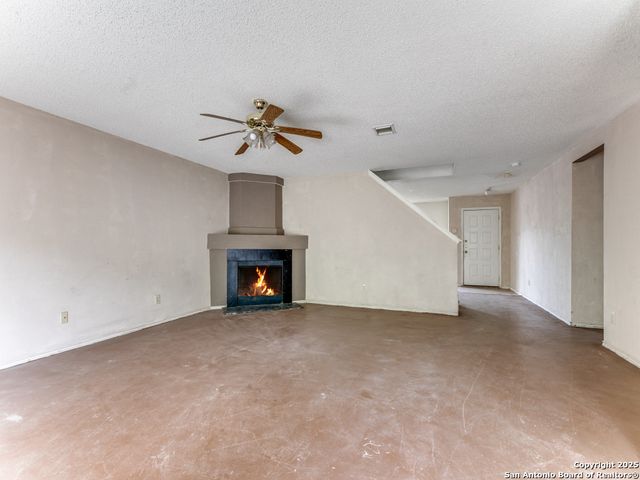 4955 Brianna Pl, San Antonio, TX 78251