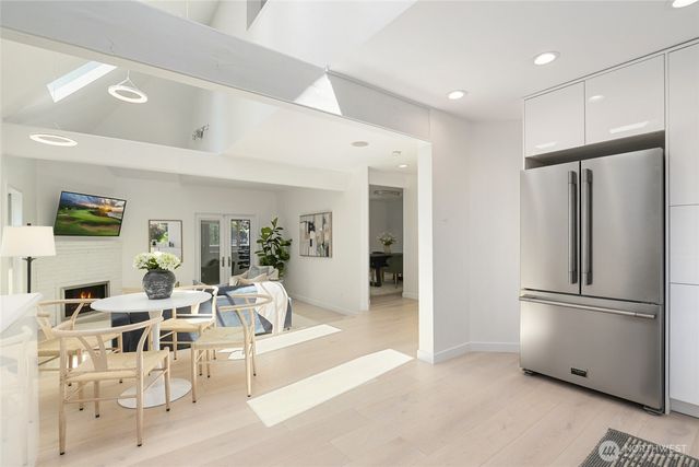 2513 225th Place NE, Sammamish, WA 98074