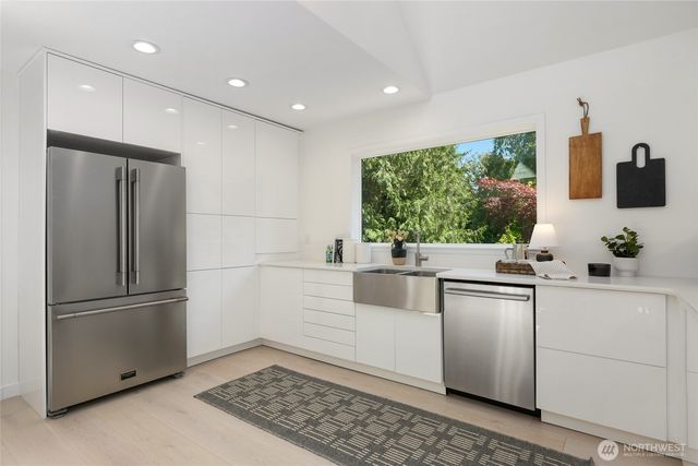 2513 225th Place NE, Sammamish, WA 98074