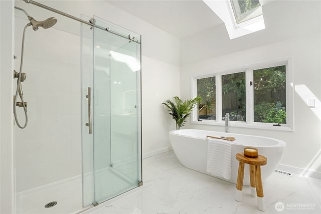 2513 225th Place NE, Sammamish, WA 98074