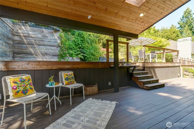 2513 225th Place NE, Sammamish, WA 98074