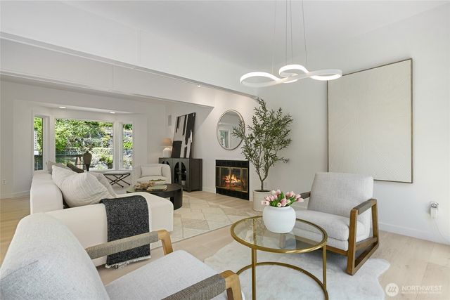 2513 225th Place NE, Sammamish, WA 98074