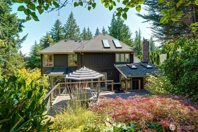 2513 225th Place NE, Sammamish, WA 98074