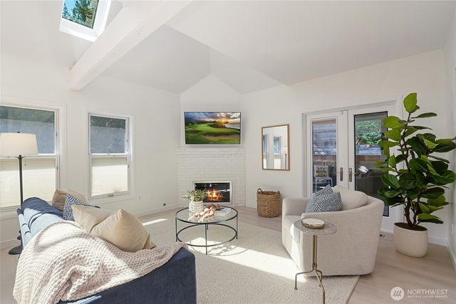 2513 225th Place NE, Sammamish, WA 98074