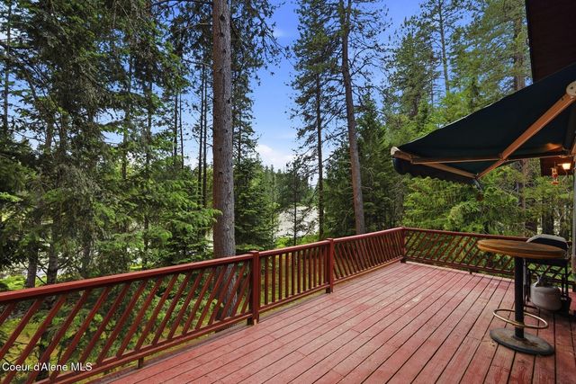 2206 Gypsy Bay Rd, Sagle, ID 83860