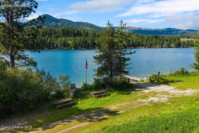 2206 Gypsy Bay Rd, Sagle, ID 83860