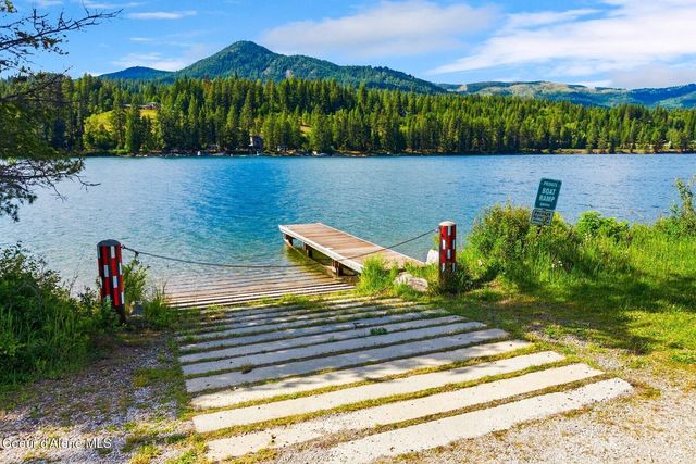 2206 Gypsy Bay Rd, Sagle, ID 83860