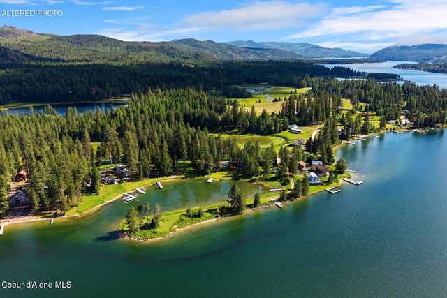 2206 Gypsy Bay Rd, Sagle, ID 83860