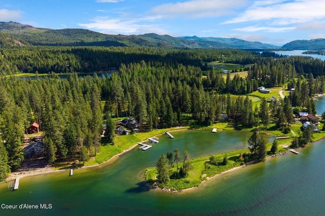 2206 Gypsy Bay Rd, Sagle, ID 83860