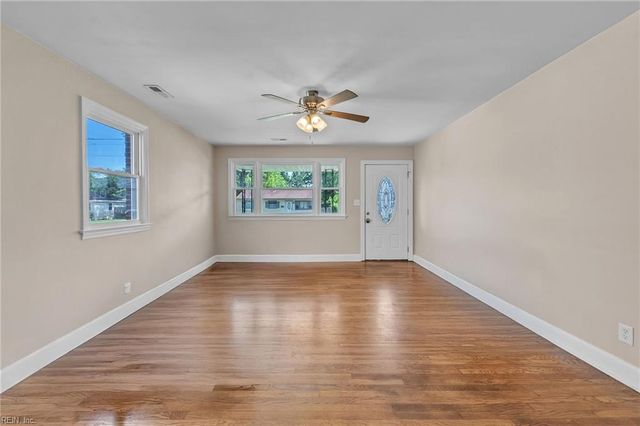 907 Rowland AVE, Chesapeake, VA 23324
