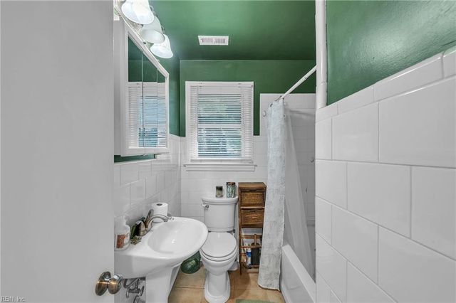 907 Rowland AVE, Chesapeake, VA 23324