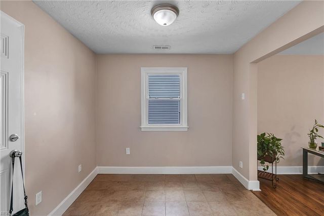 907 Rowland AVE, Chesapeake, VA 23324