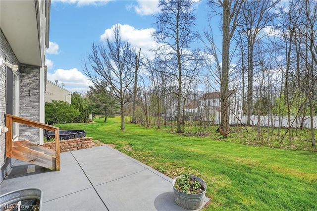 87 Crystal Court, Brunswick, OH 44212