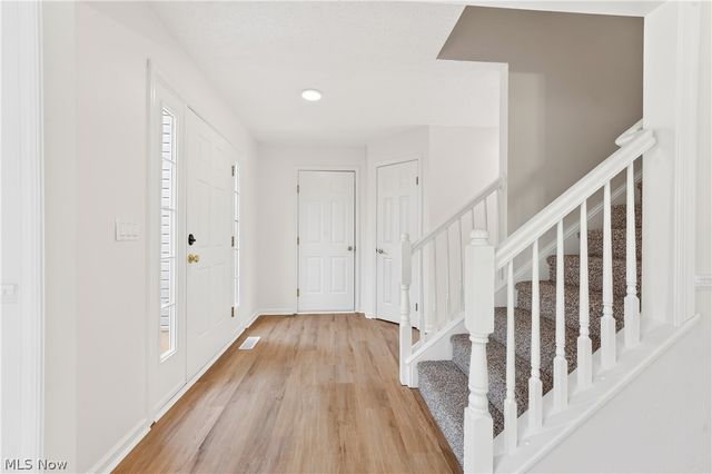 87 Crystal Court, Brunswick, OH 44212