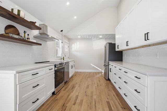 50 Cobbetts Pond Road, Windham, NH 03087