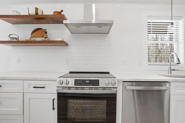 50 Cobbetts Pond Road, Windham, NH 03087