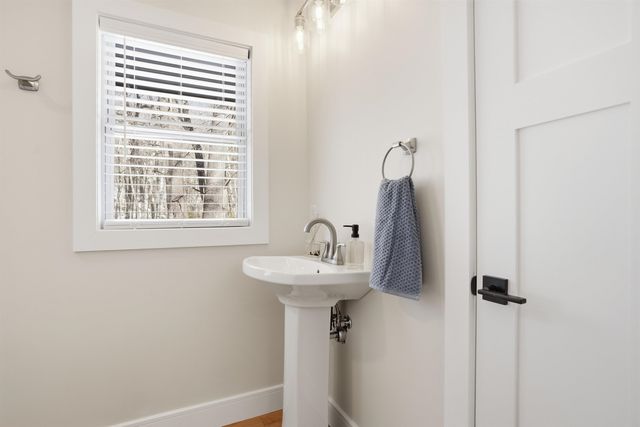 50 Cobbetts Pond Road, Windham, NH 03087