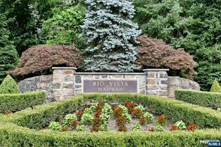 34 Crocker Mansion Drive, Mahwah, NJ 07430