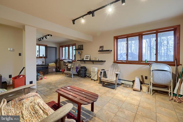 291 DOUTS HILL RD, Holtwood, PA 17532