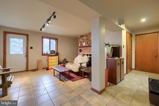 291 DOUTS HILL RD, Holtwood, PA 17532