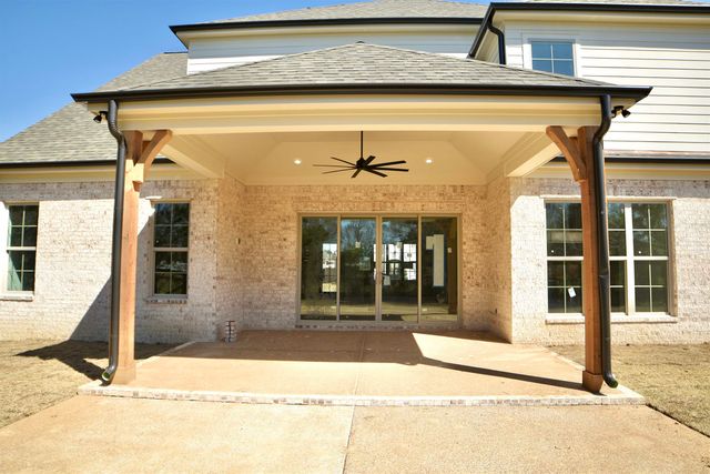 601 CEDAR SHADOWS CIR W, Collierville, TN 38017