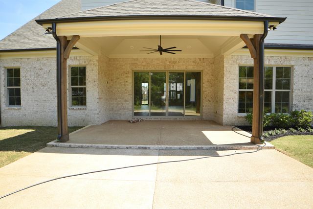 601 CEDAR SHADOWS CIR W, Collierville, TN 38017