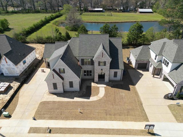 601 CEDAR SHADOWS CIR W, Collierville, TN 38017