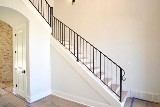 601 CEDAR SHADOWS CIR W, Collierville, TN 38017