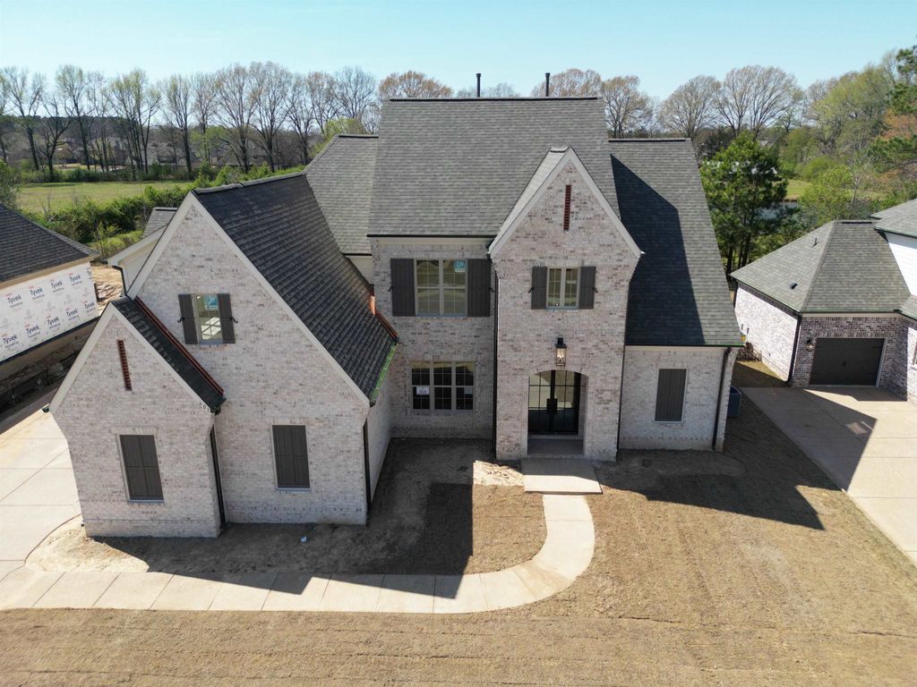 601 CEDAR SHADOWS CIR W, Collierville, TN 38017