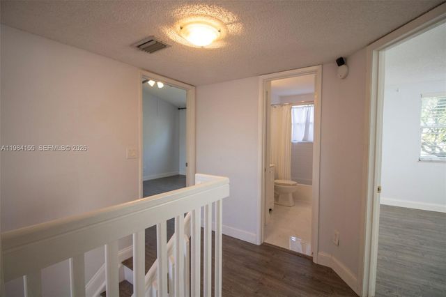 4844 Grapevine Way, Davie, FL 33331