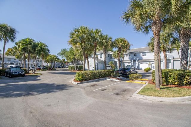 4844 Grapevine Way, Davie, FL 33331