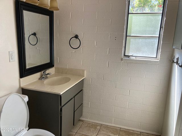 261 W Camino Alameda Unit B, Green Valley, AZ 85614